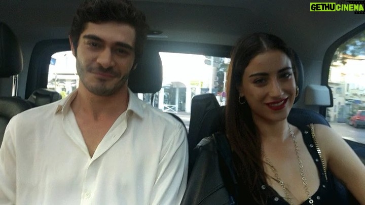 Hazal Kaya Instagram - akşam 20.00’de @foxturkiye !! 💃🏻🎡 #bizimhikaye