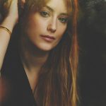 Hazal Kaya Instagram - İkinci bi emre kadar bu saçlara veda ediyoruz postu 🧡 📸 @gozdekumru 🌸
