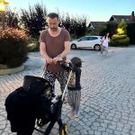 Hazal Kaya Instagram - Gerçekten felaketler ve mucizelerle dolu bi yıldı.Zaman çok hızlı aktı,bi yandan her acıyı da hiç bitmicekmiş gibi uzun uzun yaşattı.Yallah 2023…Bize iyi davran 2024!Vallahi billahi tillahi imdat diye bağırırız bak… (Duygumu tam olarak açıklayan sürpriz sonlu)