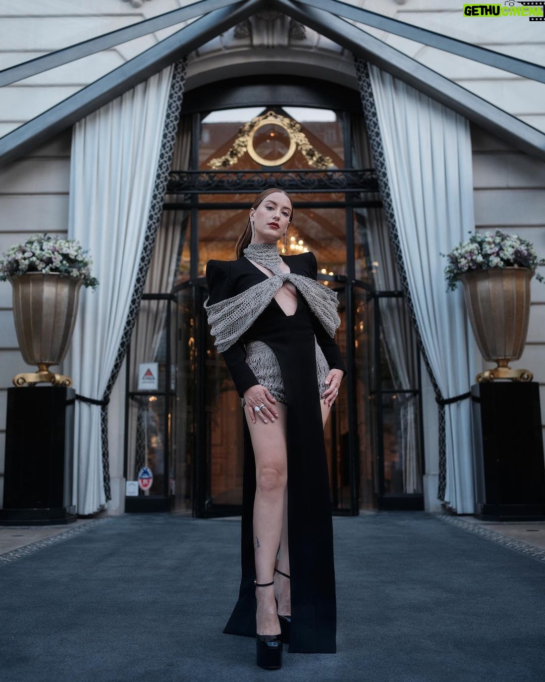 Hazal Kaya Instagram - Ready for my @lancomeofficial fam! #işbirliği