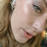 Hazal Kaya Instagram - Bedenim burda ama ruhum? Ruhum yok ya… #yorgunumdostlarım #divayorgun #bilmezdiiimsendenöncebununeyseşarkıyagirmiyim