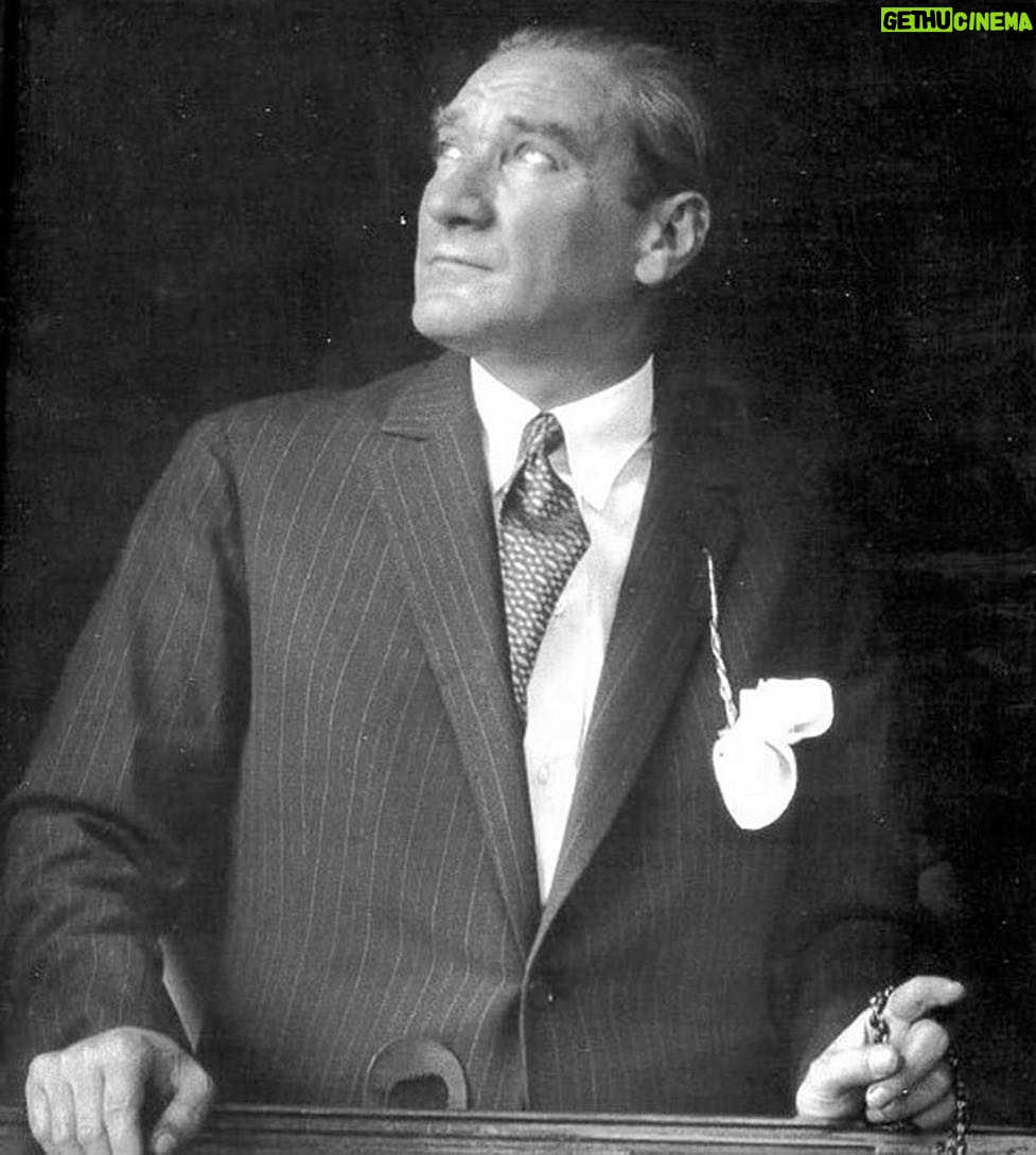 Hazar Motan Instagram - 19 Mayıs Atatürk’ü Anma Gençlik ve Spor Bayramimiz kutlu olsun.
