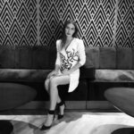 Hazar Motan Instagram - Beni #kırgınçiçekler veda gecemiz için hazırlayan dünya tatlısı @rtuncgulsen ve canım birtanem @edaezgi ye sonsuz teşekkürler iyiki varsiniz❤️