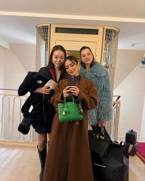 Heart Evangelista Instagram - Day 3 of @parisfashionweek 🖤📣