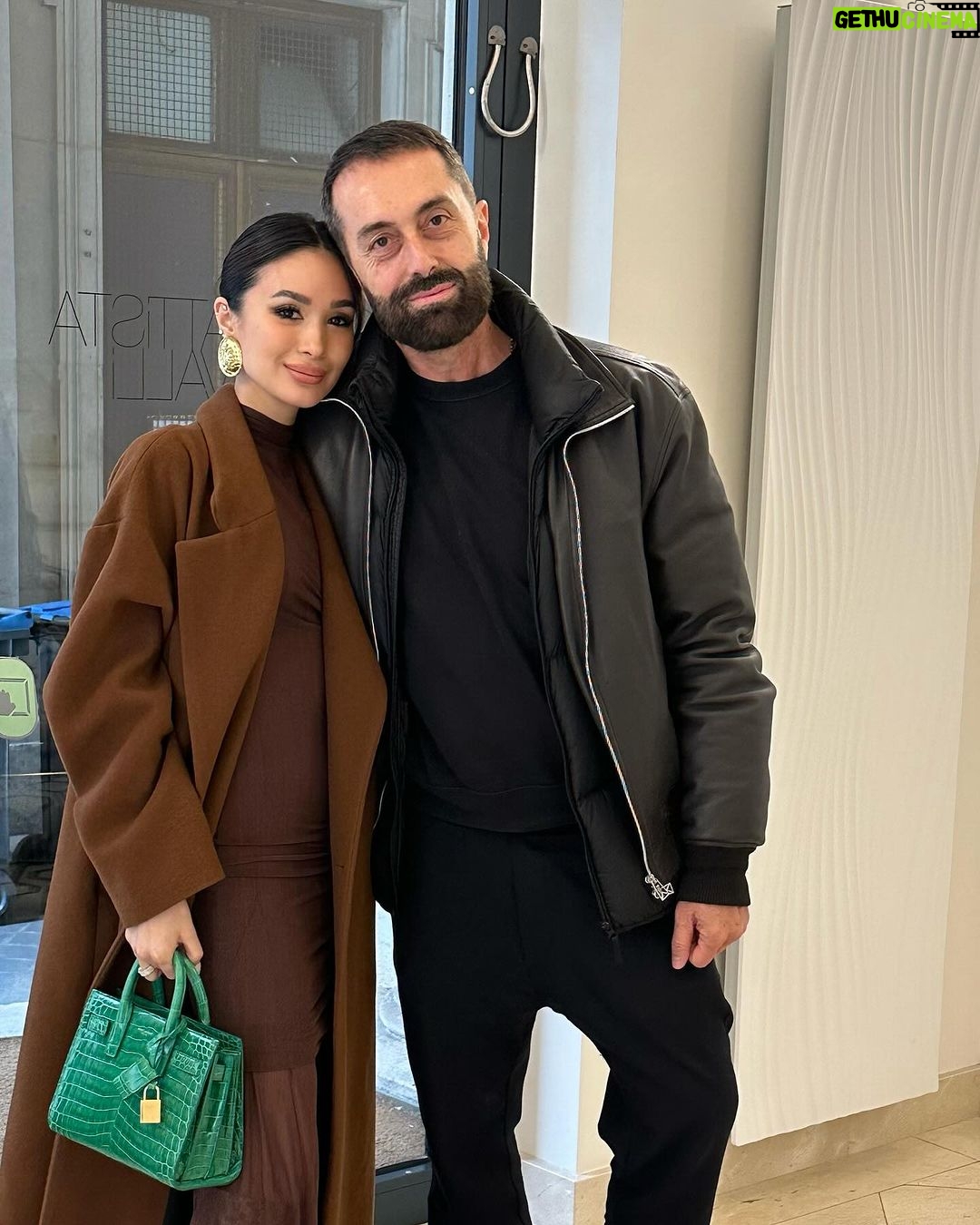 Heart Evangelista - 121.4K Likes - Day 3 of @parisfashionweek 🖤📣