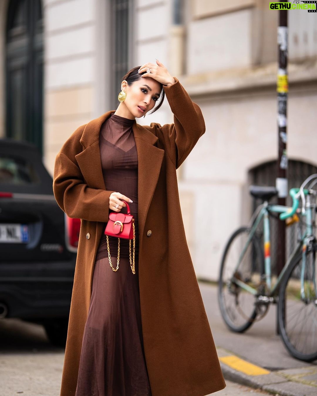Heart Evangelista Instagram - Keeping up with @parisfashionweek 🤎