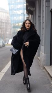 Heart Evangelista Instagram - Empowered elegance redefined 🫶🏻👏🏻❤️‍🔥@maxmara @ian_griffiths1 #MaxMara #MFW #MilanFashionWeek @ataparis_ Milan, Italy
