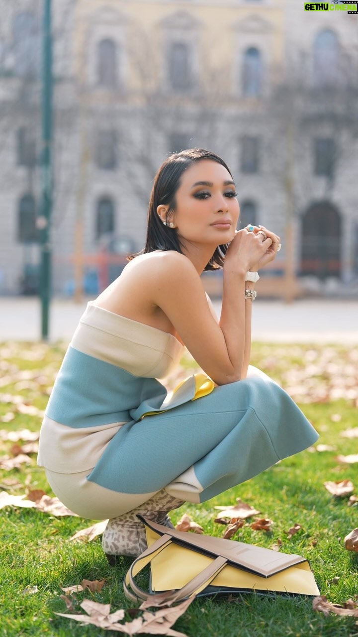 Heart Evangelista - 181.3K Likes - Give a girl her @fendi and she’ll rock your world 🚀💥❤️🔥 #FENDIPEEKABOO #Fendi #FendiFW24 #MilanFashionWeek