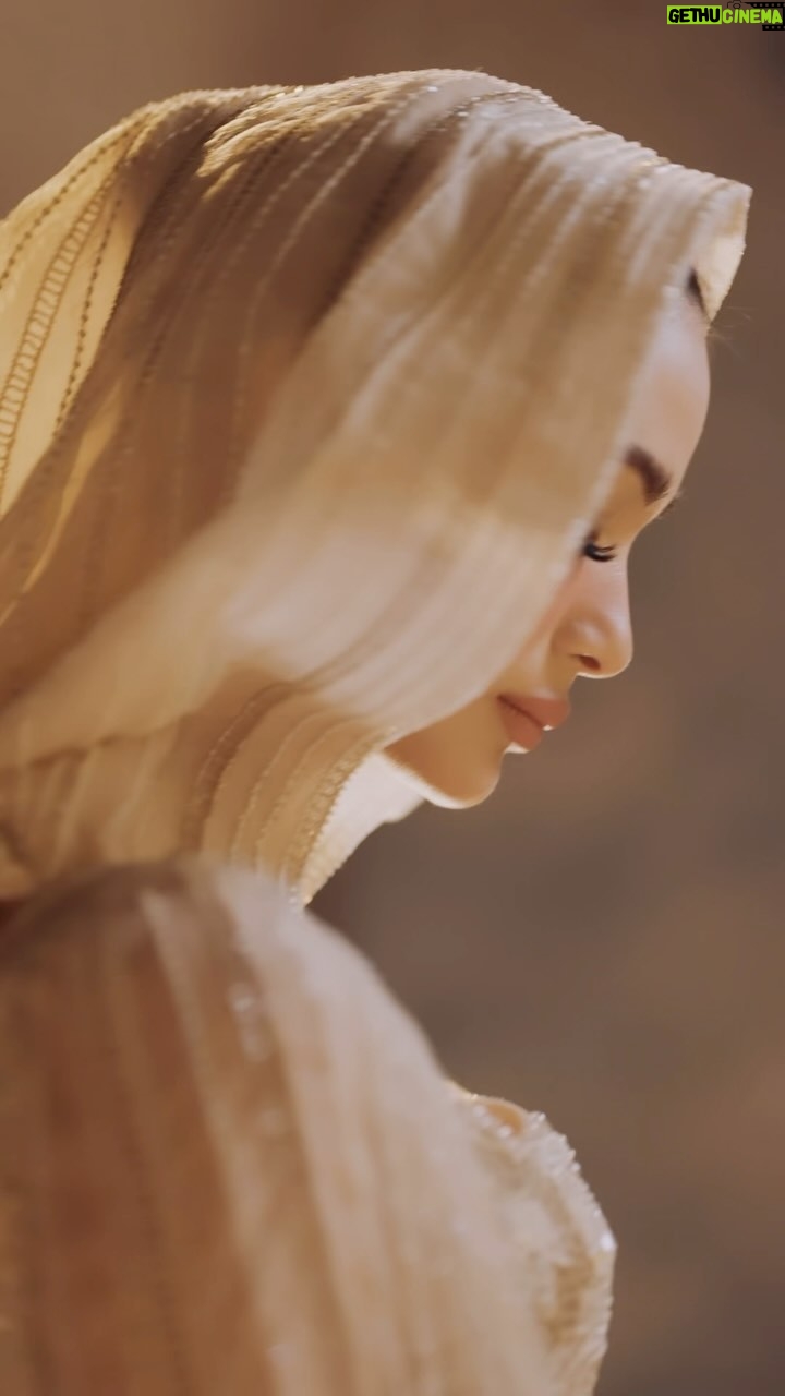 Heart Evangelista - 175.1K Likes - Big big love to those who helped bring my dream wedding vow renewal look to life. I couldn’t have imagined a more romantic and beautiful design, with all the details coming together perfectly. ✨
Everything was a dream, from head to toe, and I’m still floating ☁️💎 Keeping this in my heart, for always 🤎
@tidal__studios
@andreydulalia
@ghilsayo
@izasim
@memayfrancisco
@ira_lesaca
@camongpauco
@eliesaabworld