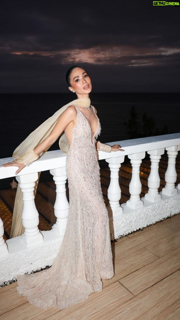 Heart Evangelista Instagram - I’d like to thank my darling @michaelleyva_ ☁️ you have been one of my biggest blessings 🩵 thank you for creating this beautiful masterpiece for #chizheartchapter2 🥂 @izasim 👑 🎥 @tiiinv @michaelleyvabride Balesin Island Club