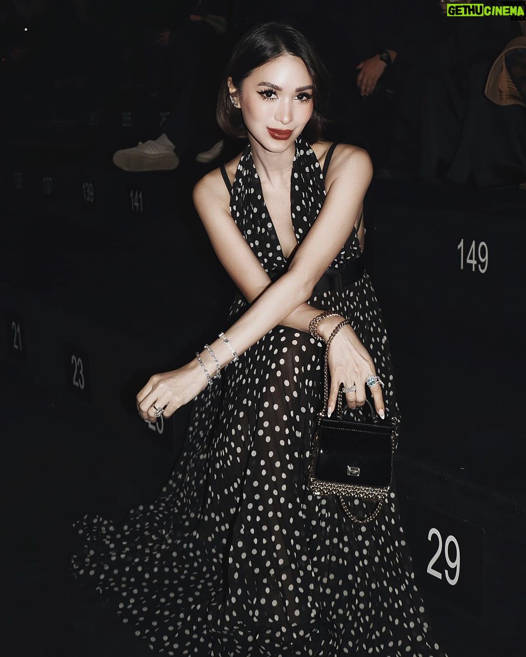 Heart Evangelista - 120.9K Likes - It’s been a minute @DolceGabbana Overjoyed to witness the sartorial heritage in person at #DGFW24
#DolceGabbana #DGFamily #DGSicilyBag
@deargentlefolk
@directionsgroupinc