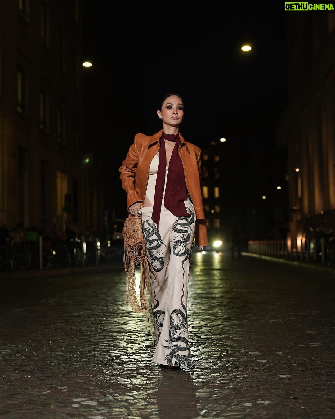Heart Evangelista Instagram - Time to make it count πβ‘οΈπ«Άπ» @robertocavalli π«Άπ» #RobertoCavalliFW2425 #RobertoCavalliMarbleous #MFW #MilanFashionWeek πΈ @edward.berthelot @ataparis_ Milan, Italy