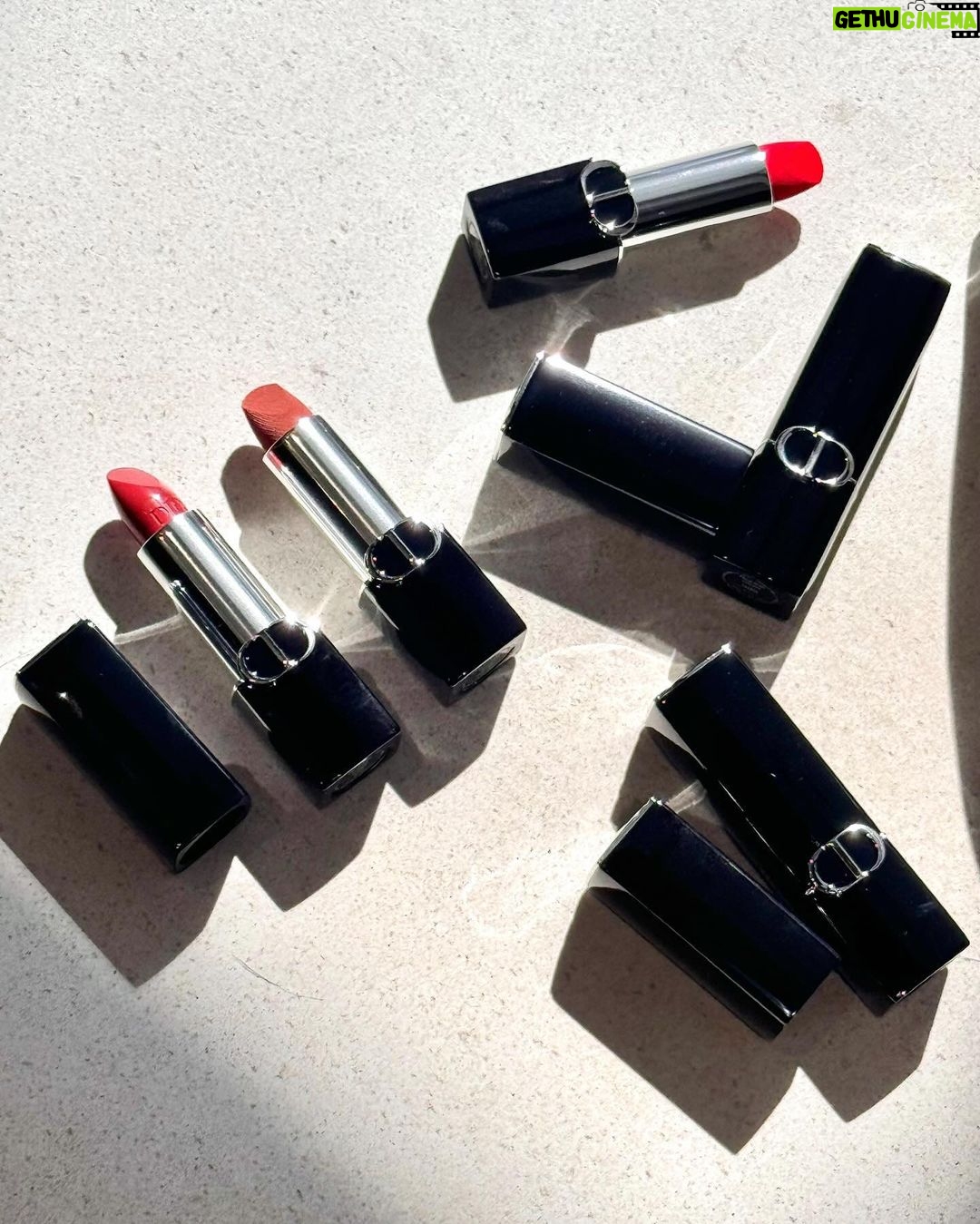 Heart Evangelista Instagram - Painting the town from classy nude to seductive red with @diorbeauty π So excited to indulge in their new best in class formula, boasting 35 couture shades and 15 refill options. Infused with floral care and red peony for hydrated, comfortable lips.Keep slaying with #RougeDior! π@diorbeautylovers