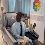 Heart Evangelista Instagram - Unwind, pamper, and spread the love with @zion.philippines’ executive massage chair! 💆🏻‍♀️ It’s the ultimate gift that keeps on giving, all year round! 🎁 Visit @zion.philippines and #ExperienceZion 💛 #ZionPhilippines
