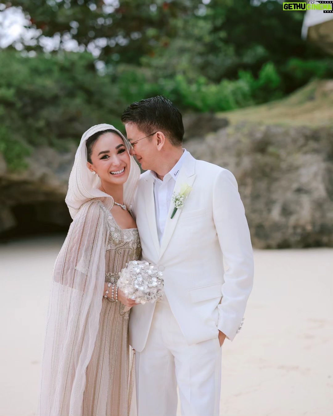 Heart Evangelista - 307.9K Likes - Such a joy shooting you guys again.
Congratulations Heart and Chiz!