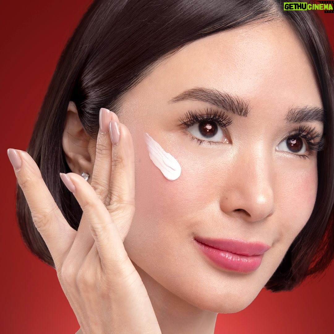 Heart Evangelista Instagram - You all know how much I love the POND’S Ultimate Youth Essence, and i thought it couldn’t get any better! Introducing ALL NEW POND’S AGE MIRACLE ULTIMATE YOUTH SERUM with NEW DISCOVERY HEXYL-RETINOL, a powerful ingredient that speeds up skin repair for ultimately youthful looking skin from 3 days!! This upgraded serum is my newest obsession! Try it for yourself and tag me in your results! 🌷 #PondsPH #PondsSkinInstitute