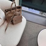 Heart Evangelista Instagram - Neutral necessities 🤎👜 Paris, France