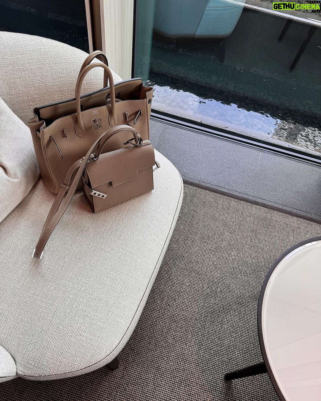 Heart Evangelista Instagram - Neutral necessities 🤎👜 Paris, France