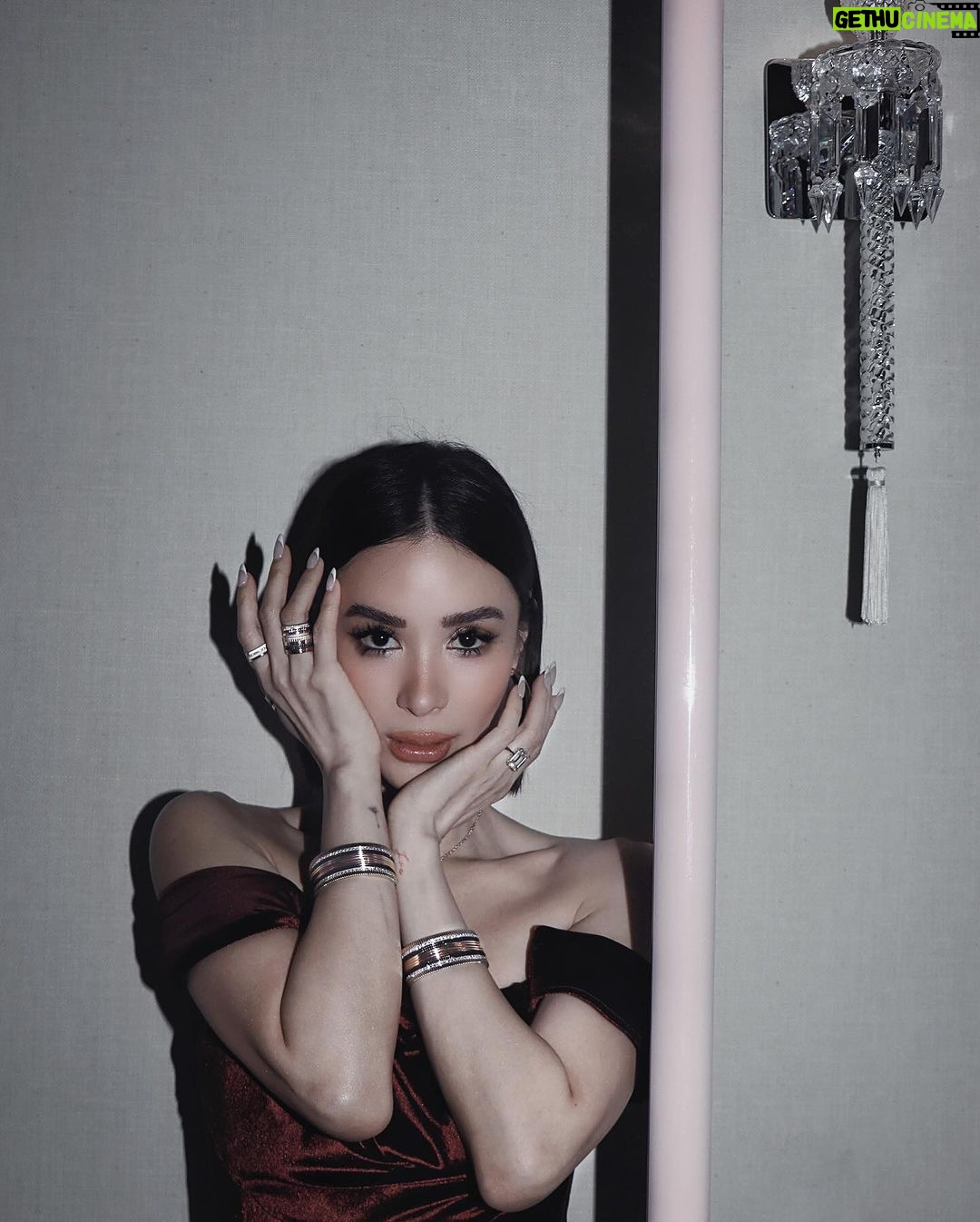 Heart Evangelista - 149.4K Likes - A toast to 20 phenomenal years for the iconic Quatre with @boucheron celebrating the legacy of the 1858 Maison👏🏻🥂 Here’s to weaving rich stories behind timeless designs for every modern woman♥️💋
#Boucheron #Quatreis20