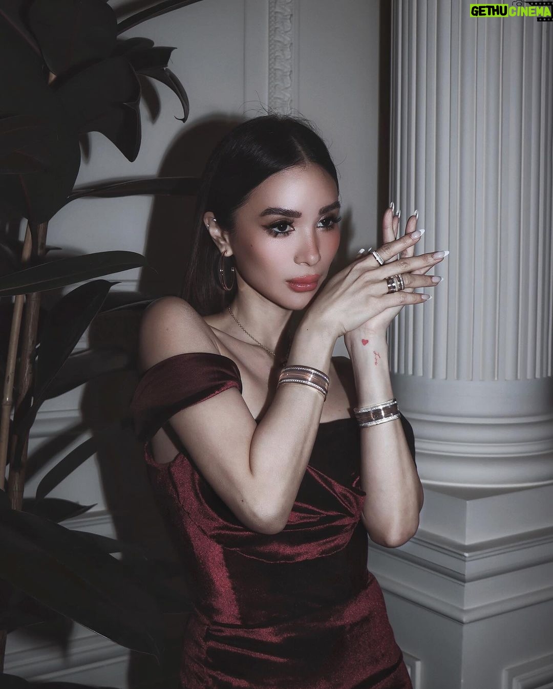 Heart Evangelista - 149.4K Likes - A toast to 20 phenomenal years for the iconic Quatre with @boucheron celebrating the legacy of the 1858 Maison👏🏻🥂 Here’s to weaving rich stories behind timeless designs for every modern woman♥️💋
#Boucheron #Quatreis20