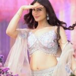 Heena Achhra Instagram - When in doubt , wear a lehenga and slay 🌸💝 . . #heerachhra #king #highhukku 💯