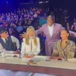 Heidi Klum Instagram - Love love love my #AGT family ❤️❤️❤️❤️❤️ I hope you all are watching tonight …. It’s my turn with the Golden Buzzer 🤗