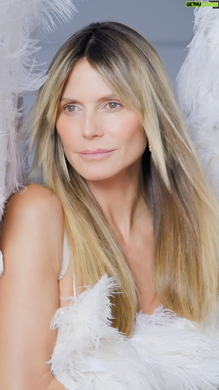 Heidi Klum Instagram - Wow my wings still fit 😛