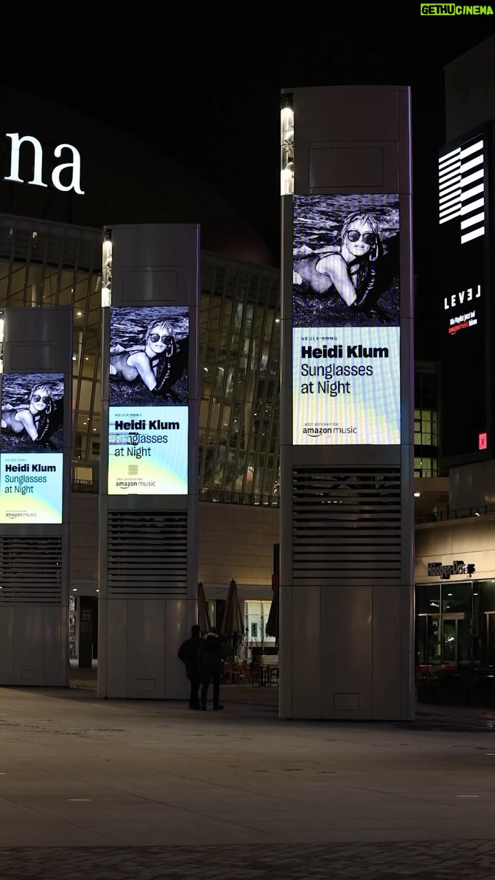 Heidi Klum Instagram - Thank you @amazonmusic @amazonmusicde for the love 😎😎😎 #SunglassesAtNight