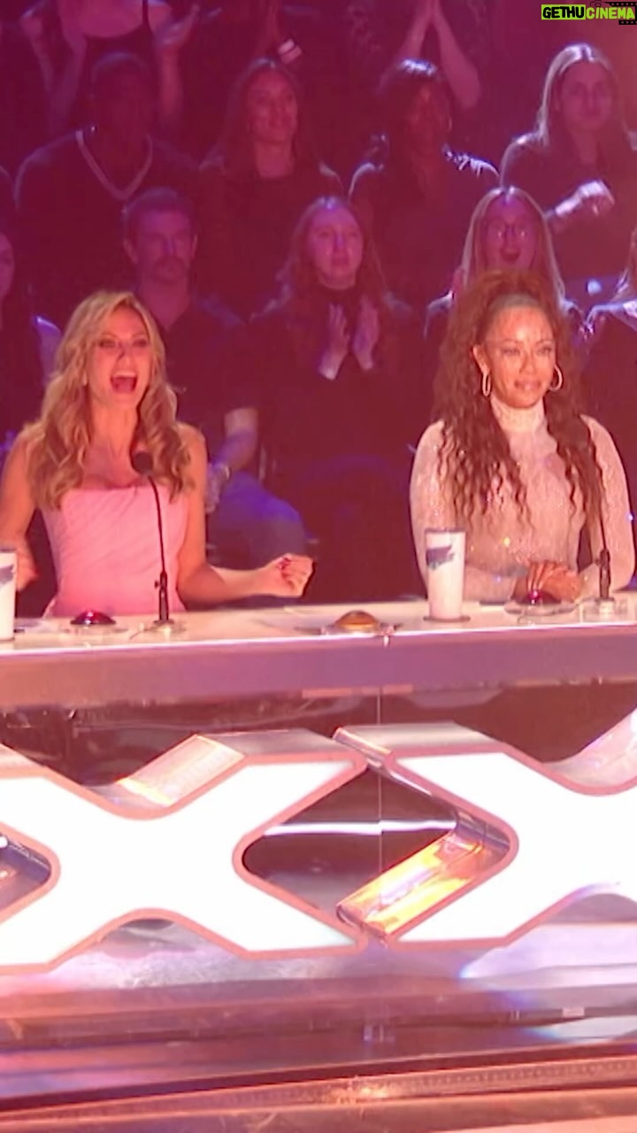 Heidi Klum Instagram - Things are really heating up around here 🔥❤️🔥🔥 👏👏👏👏 @gracegood #AGT #heidisdreamteam 🥳❤️