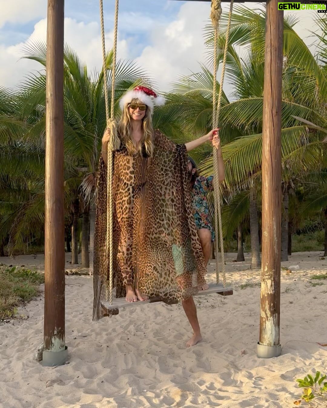 Heidi Klum Instagram - ….. and thats a wrap on Christmas 🎄🎅 🎁