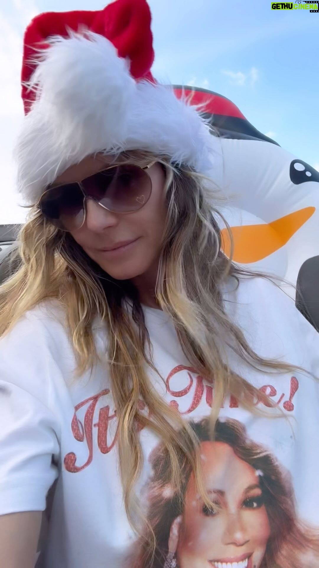 Heidi Klum Instagram - Merry Christmas ❤️ LOVE ❤️ The greatest gift of all ❤️❤️❤️❤️❤️❤️❤️❤️
