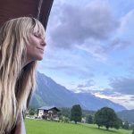 Heidi Klum Instagram - Eine Heidi gehört einfach in die Berge 😜 Bald kommt meine Folge mit @diebergretter_offiziell Ich bin schon ganz gespannt 🙏🏻🤪🤭❤️
