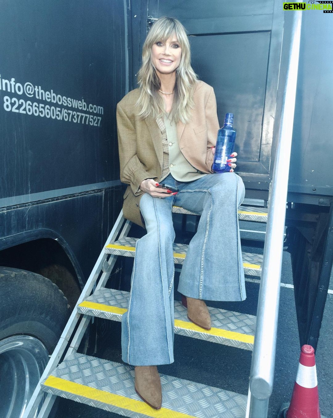 Heidi Klum Instagram - It’s just another manic Monday 🤪 🎥🎬 GNTM 📸 @thejordanrossi100