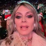 Heidi Klum Instagram - Magical Night with the one and only Queen of Christmas @mariahcarey 👑🎄❄️☃️🕯️❤️ Everyone on there feet singing and full of joy . Thank you for making beautiful memories with all of us. I love you ❤️