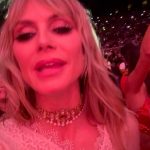 Heidi Klum Instagram - Magical Night with the one and only Queen of Christmas @mariahcarey 👑🎄❄️☃️🕯️❤️ Everyone on there feet singing and full of joy . Thank you for making beautiful memories with all of us. I love you ❤️