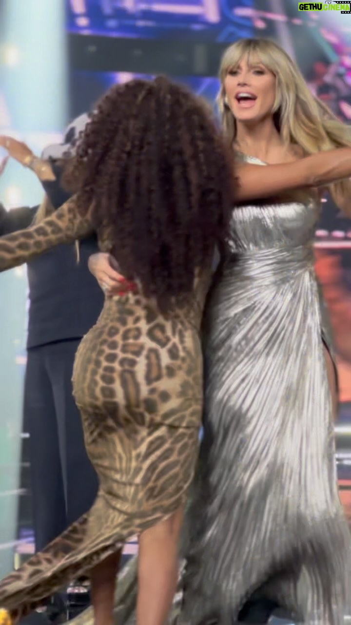Heidi Klum Instagram - Always the BEST time with u @officialmelb 😘😘 #AGT