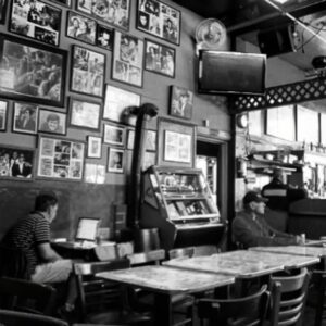 Hengame Ghaziani Instagram - Cafe Trieste! 
I miss my memories in San Fransisco, the city that gave me love and peace. Francis Ford Coppola's handwriting on the Cafe Trieste's wall, Billie Holiday's gramophone records, doughnuts and coffee early in the morning...
(In the memory of Papa Gianni, the founder of Cafe Trieste)

خاطرات مهم من سالهای دور از ایران در این کافه ماندگاره
بالای یکی از میزها دستنوشته  ای از فرانسبس فورد کاپولا هست 
وقتی پدرخوانده رو مینوشته 
و این موسیقی رو اغلب وقتی میرفتم کافه ،  با انداختن سکه بیست و پنج‌سنتی تو گرامافون قدیمی کافه میشنیدم . خاطرات زنده اند و نفس میکشن 
سانفرانسیکو /1994