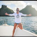 Henri Castelli Instagram - Noronha!!! Ilha mágica! Estou chegando hein!! #amonoronha❤️ https://www.instagram.com/reveillon.zemaria?igshid=NGVhN2U2NjQ0Yg== @atlantisdivers @dolphinnoronha @zemariasultanum @tucanoronha @discoveryassessoria Manhattan, New York