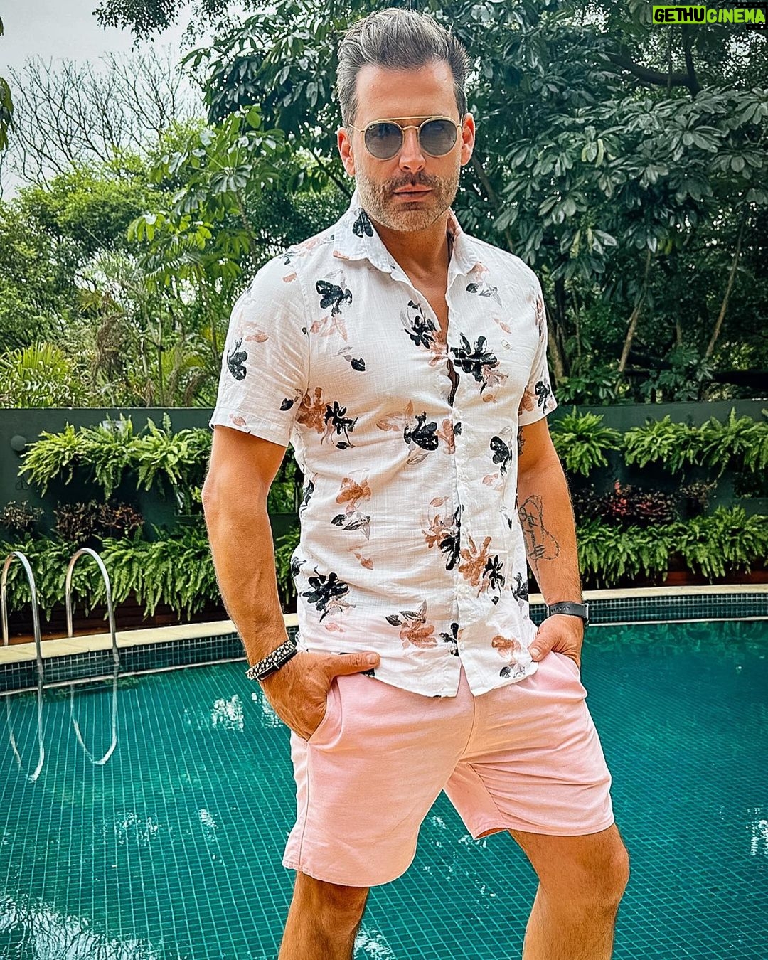 Henri Castelli Instagram - Hoje foi dia de curtir o melhor espaço de São Paulo @tivolimofarrej Muito obrigado @kamilafeher mais uma vez pelo carinho e pela recepção de todos do time!! Fantástico!! E a noite ainda tem @thetownfestival com @iconehub @judespirito @thinklord #foofighters