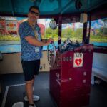 Henri Castelli Instagram - Hoje foi dia de Universal Orlando! Fomos conferir as novidades anunciadas pelo @universaldestinationsbrasil no Universal Studios Florida. A Minion Land é simplesmente sensacional! Ela já está pronta e sua mais nova atração, Villain-Con Minion Blast, que é super familiar e interativa, em soft open. Super legal! Amei o Blaster. A outra novidade anunciada hoje foi a nova DreamWorks Animation Land. Nova área temática no Universal Studios Florida que vai ficar no lugar da KidZone do pica pau que fechou no início desse ano. A Universal Orlando está remodelando toda a área trazendo novas experiências e novo entretenimento familiar com novas atrações temáticas e interativas que darão vida a franquias populares como shrek, trolls e King Fu Panda. Será uma área repleta de personagens amados da DreamWorks Animation, com previsão de inauguração em 2024. 😃 A Universal Orlando não está de brincadeira não! Esse ano abriu a Minion Land ✅ Ano que vai inaugurar a nova área temática DreamWorks Animation ✅ Em 2025 o novo parque temático EPIC Universe✨✨ Estou hospedado no Sapphire Falls Resort à convite da @kaluahtours e @fabianaatourinho mostrando nos stories todos os benefícios de se hospedar em um dos três resorts Premier do complexo que oferecem transporte gratuito de Water Taxi, Early Park Admission e o Express Pass Unlimited, que vale para todos os dias da estadia, incluindo dia do check in e do check out, para todos do quarto. Universal tá dando um show! Quem está pronto pra viver todas essas emoções? @revistaorlandowish Orlando, Florida