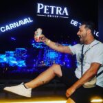 Henri Castelli Instagram - Finalizando mais um Carnaval …. Obrigado @cervejapetra pelo melhor carnaval de todos os tempos @camarotesalvadoroficial #petranafolia #bebacomsabedoria Camarote Salvador