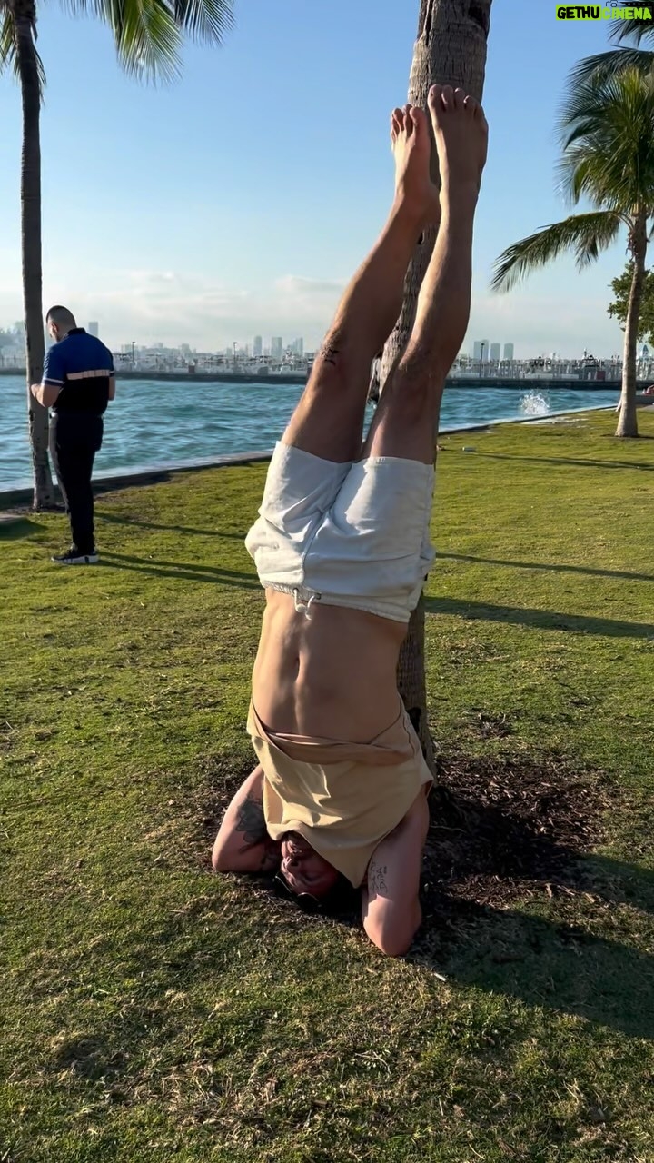 Henri Castelli Instagram - South Pointe moment 🤪🤟🏻 South Pointe Park