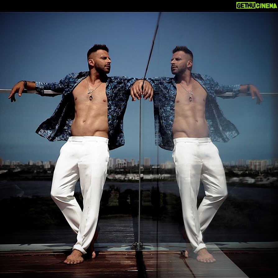 Henri Castelli Instagram - I think I know you!!! π€ͺπ€ͺπ€ͺπ€ͺπ€π»π€π»πΊπΊπΊπΊ Miami Beach, Florida