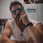 Henri Castelli Instagram - Um dia me falaram isso e eu nunca esqueci !! “Amor não se implora, não se pede, não se espera... Amor se vive ou não” simples assim!! Miami Beach, Florida