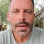 Henri Castelli Instagram - Melhor presente do mundo eh fazer oq eu amo junto com a menininha mais linda da minha vida, porque ser pai é uma opção para o homem. E ser Homem é um dever de todo Pai. Ser pai é uma missão, não um acidente. Que Deus abençoe todos os Pais e mães!! Muito obrigado por tudo @jobsonflor @judespirito Ilha De Fernando De Noronha