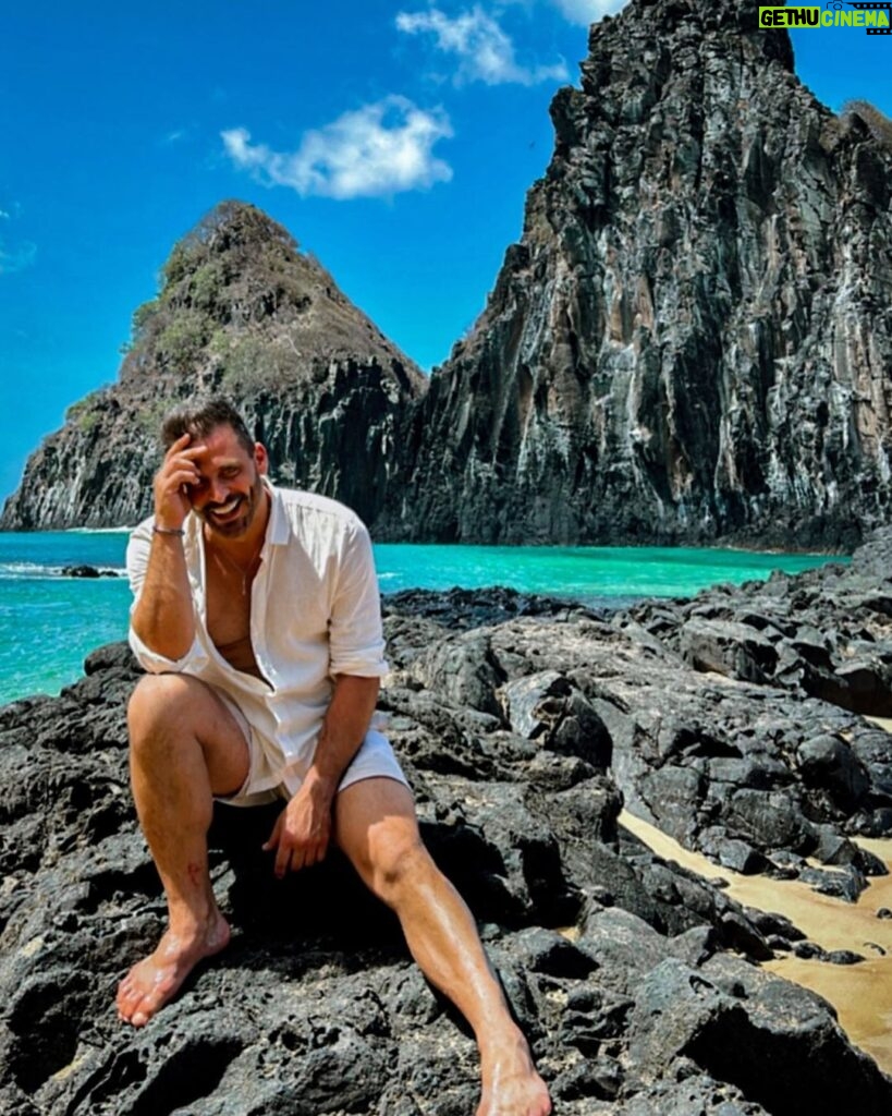 Henri Castelli Instagram - Difícil sair desse lugar #fernandodenoronha @aguadecoco Ilha De Fernando De Noronha
