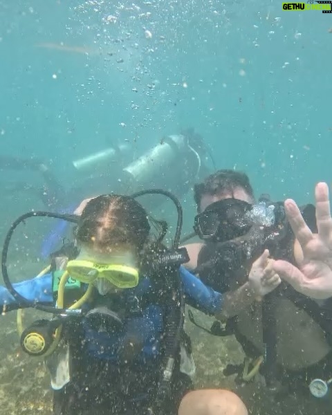 Henri Castelli Instagram - Melhor presente do mundo eh fazer oq eu amo junto com a menininha mais linda da minha vida, porque ser pai é uma opção para o homem. E ser Homem é um dever de todo Pai. Ser pai é uma missão, não um acidente. Que Deus abençoe todos os Pais e mães!! Muito obrigado por tudo @jobsonflor @judespirito Ilha De Fernando De Noronha