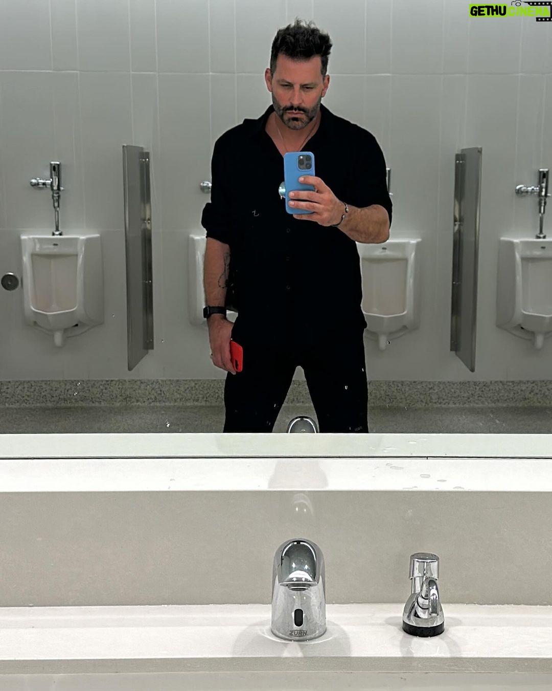 Henri Castelli Instagram - O N. T H E. G O #NYC