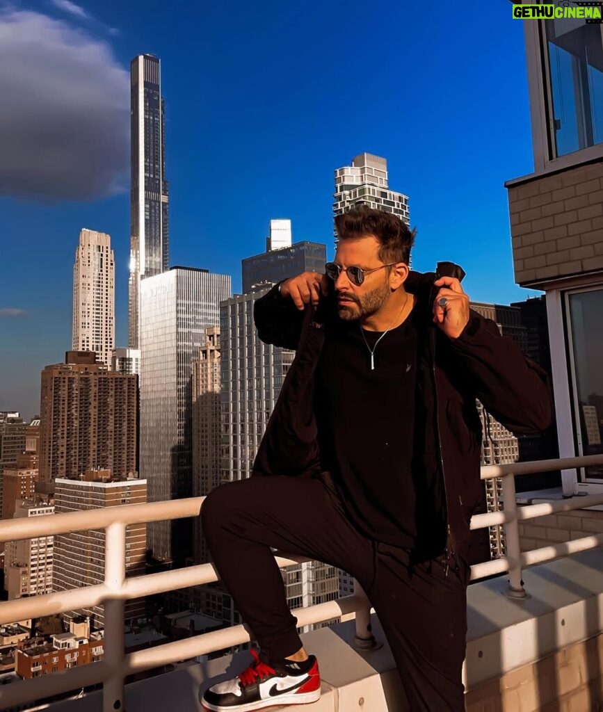 Henri Castelli Instagram - NEW YORK IS ALWAYS A GOOD IDEA! #nyc🗽 Manhattan, New York
