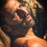 Henri Castelli Instagram - Na vida todos temos um segredo inconfessável, um arrependimento irreversível, um sonho inalcançável e um amor inesquecível. #boraviverboraserfeliz